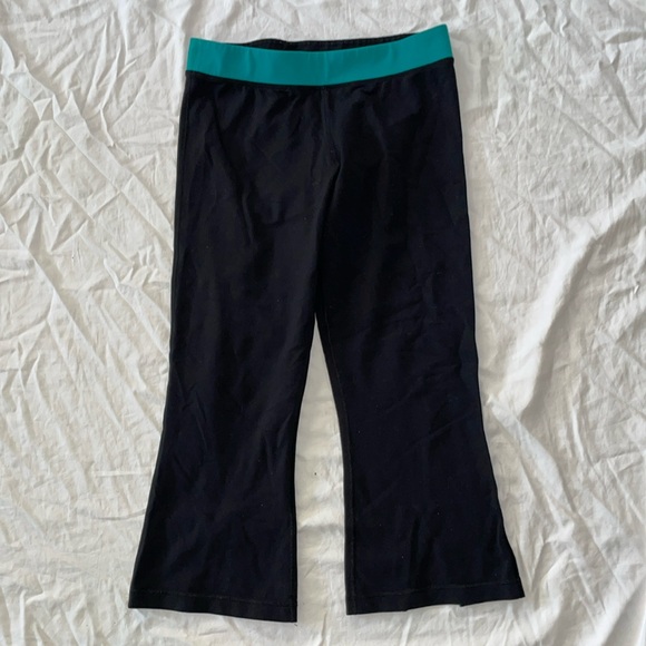 Lululemon capris - Picture 1 of 8